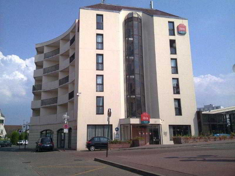 Ibis Gratien Hotel 3*